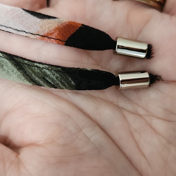 White House Black Market Floral Chiffon Sheer Blouse Size Small - Picture 8 of 9